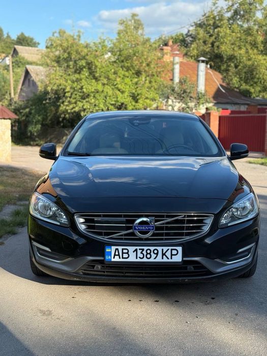Volvo s60 2013 рік