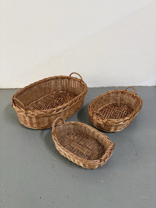 Conjunto de três cestas de vime