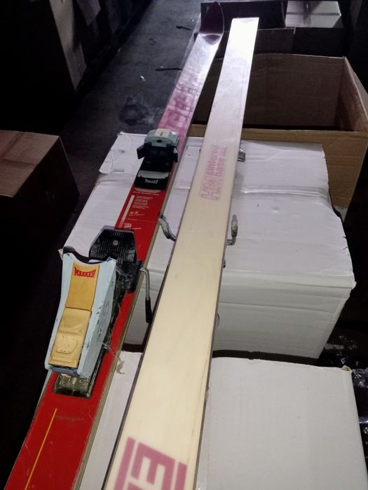 Гірські лижі елан, з кріпленням.