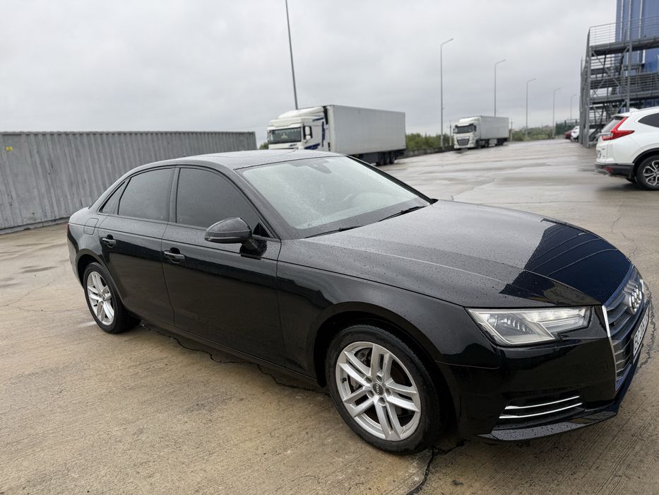 Продам Ауді А4 2017 рік