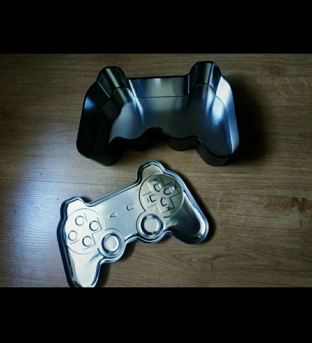 Pad, joystick, metalowe pudełko