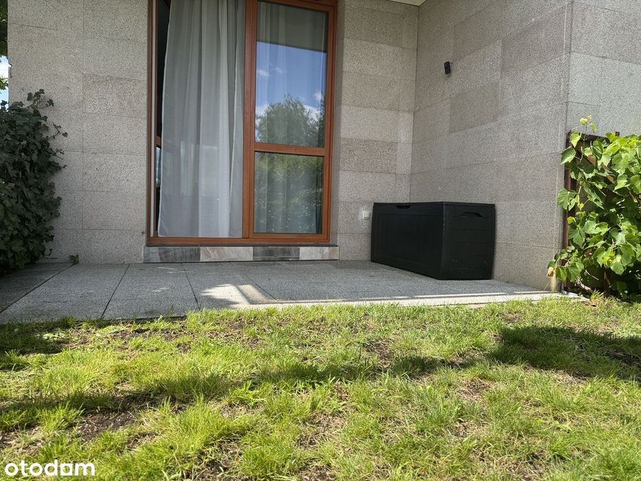 Świetne z olbrzymim potencjałem, gotowe do zamieszkania, blisko metra!