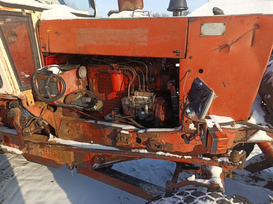 Екскаватор ЮМЗ .