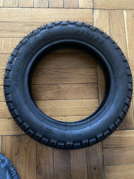 Резина 3.00-10 (покрышка безкамерная)