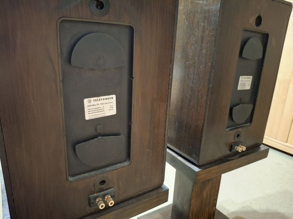 Telefunken TL 750 та підставки