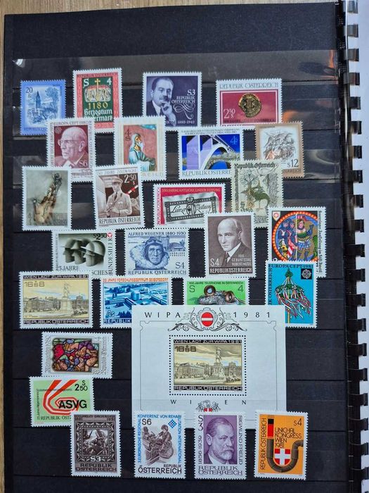 Klaser ze Znaczkami - A919