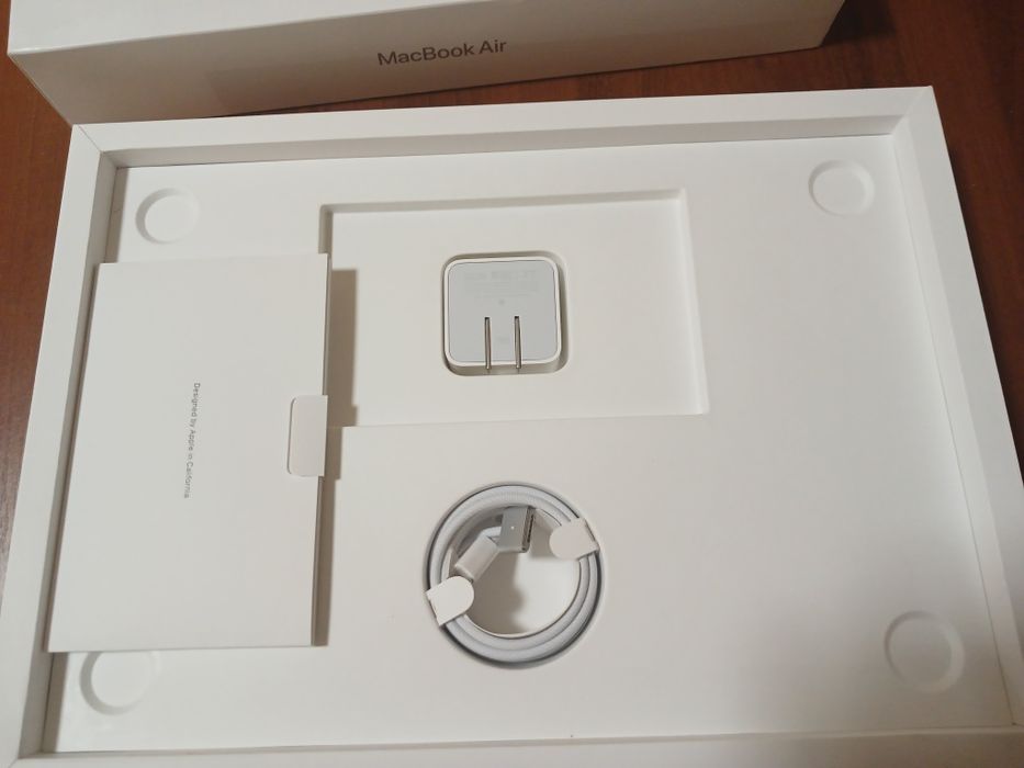Macbook Air 2025 M4 15.3" Silver  с США новый