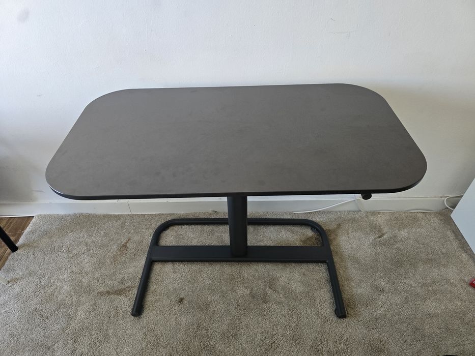 Mesa e cadeira escritório