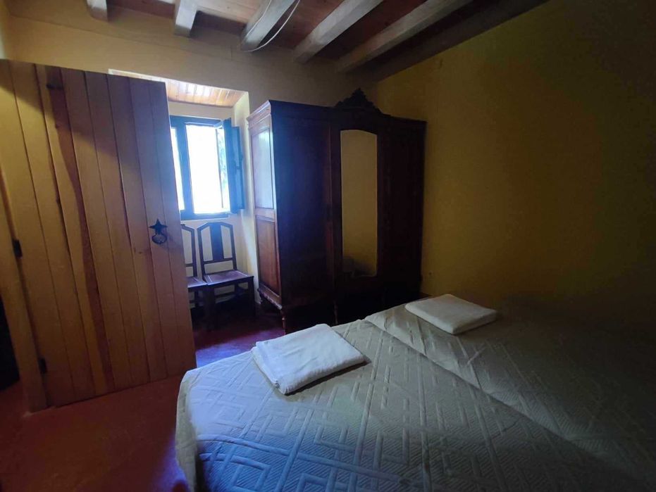 Casa rústica com uso exclusivo de piscina, que aceita animais