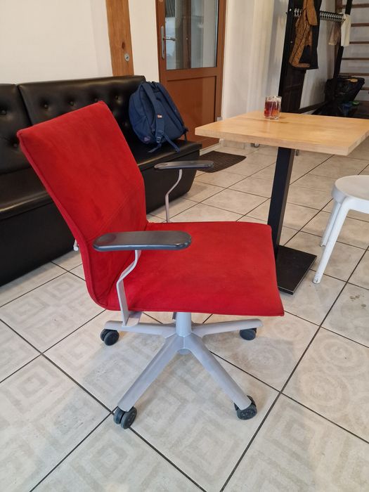 Krzesło obracane biurowe na kółkach