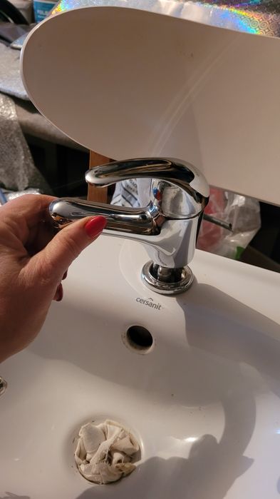 Umywalka Cersanit i szafka łazienkowa