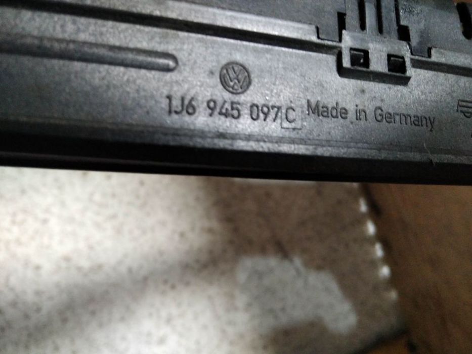 FAROLIM 3º STOP VOLKSWAGEN GOLF IV VARIANT 1J6945097C