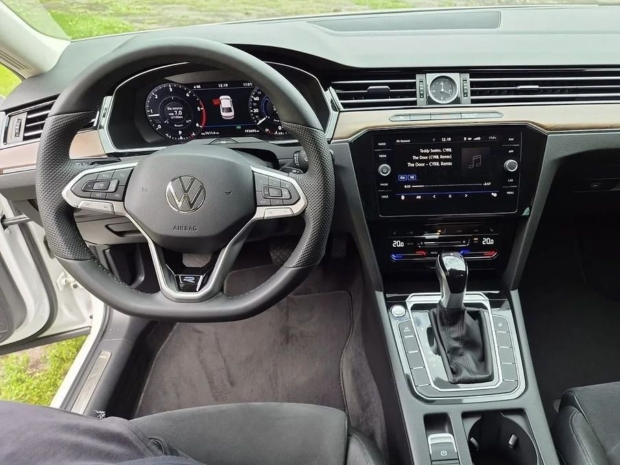 Volkswagen Passat 2017 VIN WVWZZZ3CZJE006947 фото оголошення 11 з 23