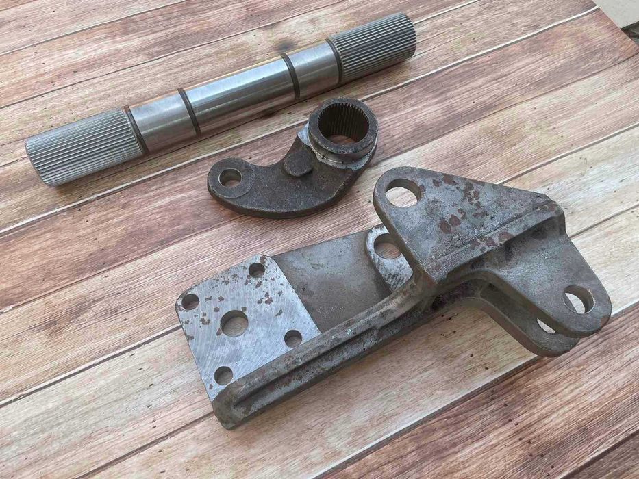 Комплект посилення задньої навіски ЮМЗ (важіль, вал та кронштейн)