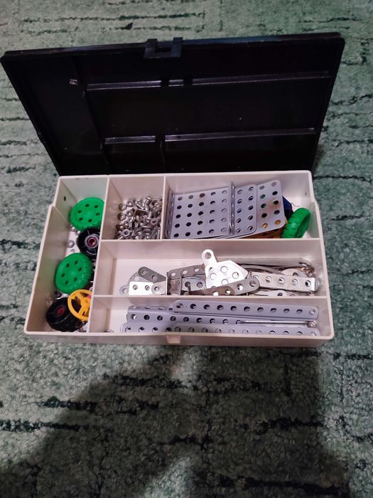 Машинка на пульті управління