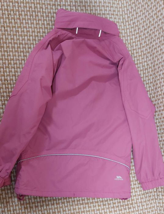 Куртка-вітровка на дівчинку