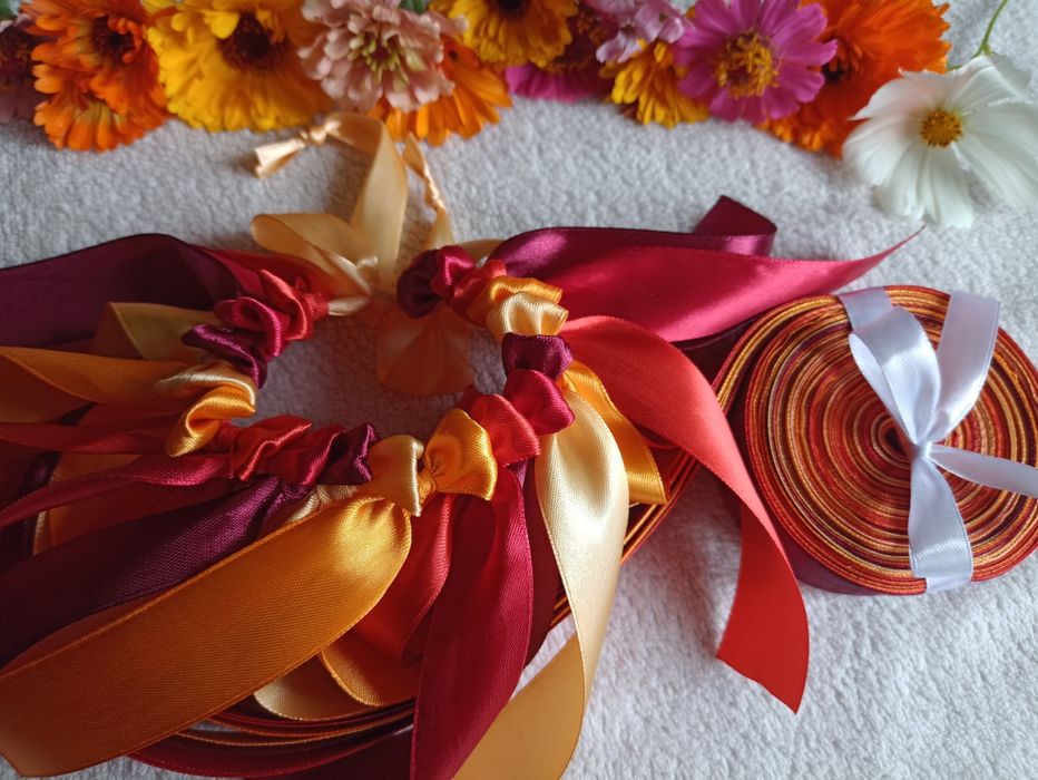 Ring oczepinowy 18 wstążek czerwony ognisty jesienny