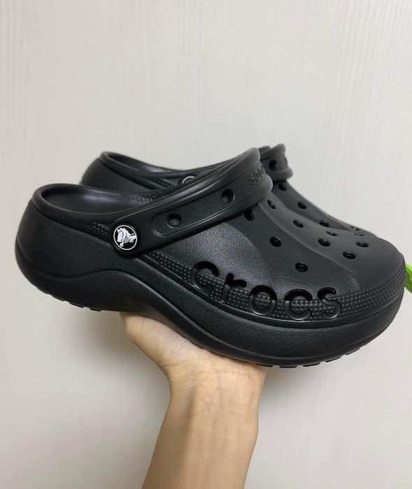 Крокси на платформі білі бежеві черные crocs baya platform w7 w8 w9