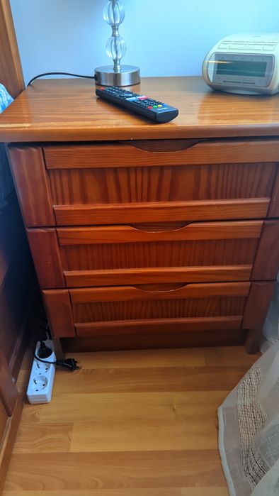 Cama casal com 2 gavetões grandes