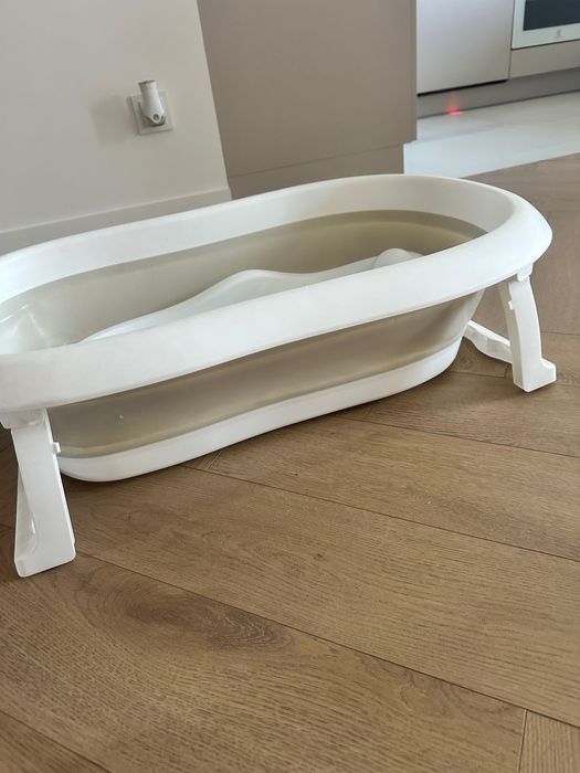 Wanienka dla niemowlaka z wkładką noworodkową i stelażem