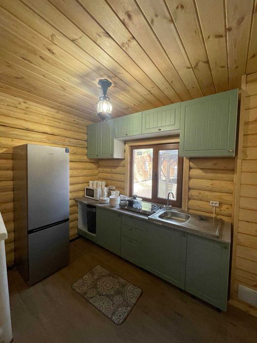 Здаю новий двохпов. зруб з каміном на 12чол.(баня та чан) ліс, Десна