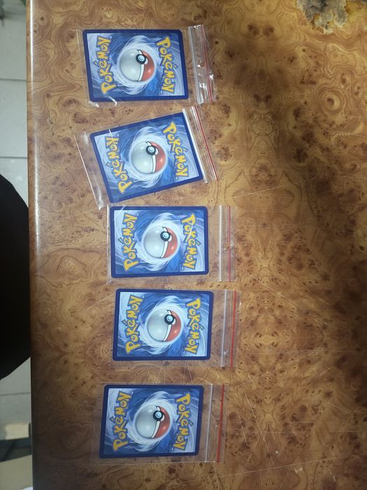 100 sztuk kart oryginalnych pokémon