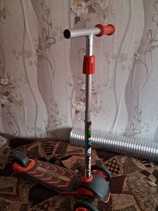 Продам Дитячий самокат