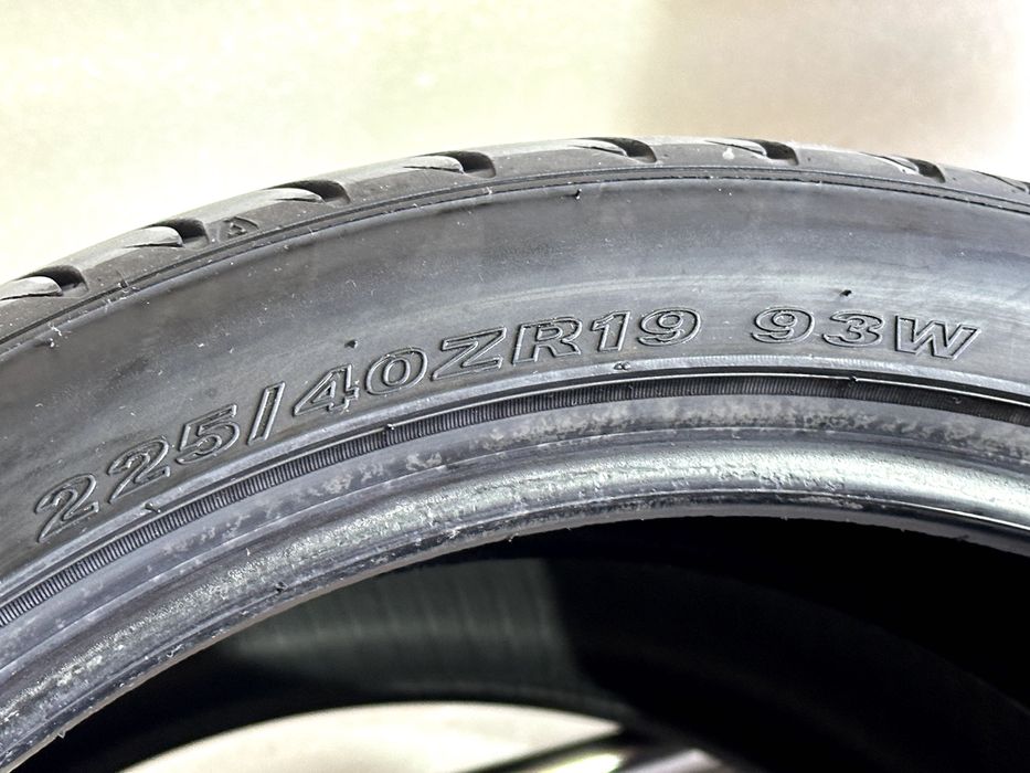225/40 R19 Nexen