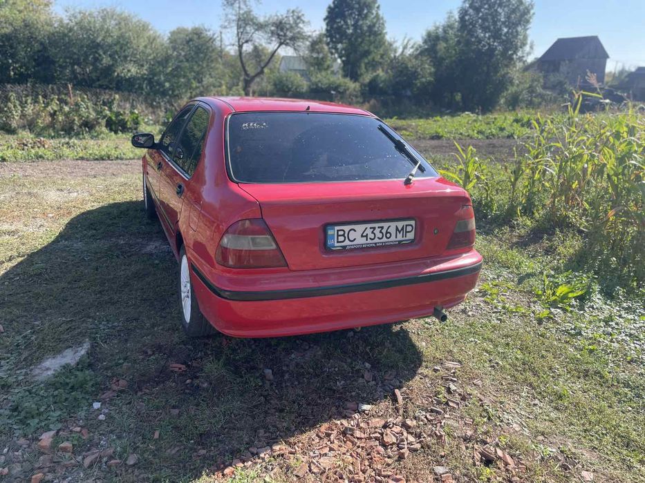 Хонда цівік 1.4 бензин.