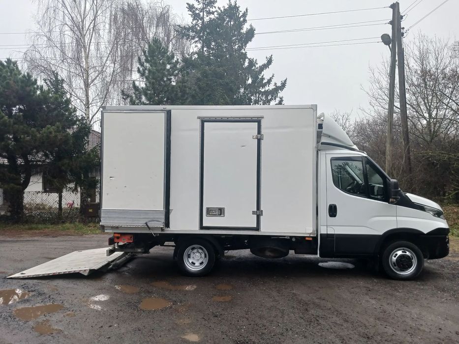 Iveco Daily 35C14 2.3 140 KM 2018r SALON Izoterma Chłodnia Mroźnia Agregat zasilanie zew. 250 tyś km  Iveco Daily 35C14 18r 230V WINDA Klapa 1T ORYGINAŁ KLIMA bliźniaki