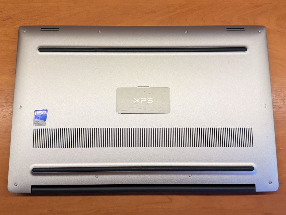 Dell XPS 15 9560, i7-7700HQ, GTX 1050, 4K touch, 16 RAM, 256 ssd