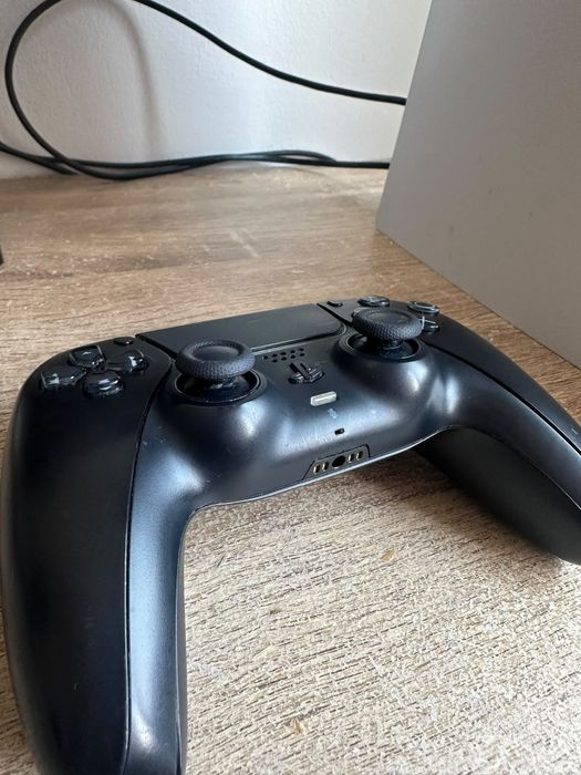 Playstation  5 com 1 comando