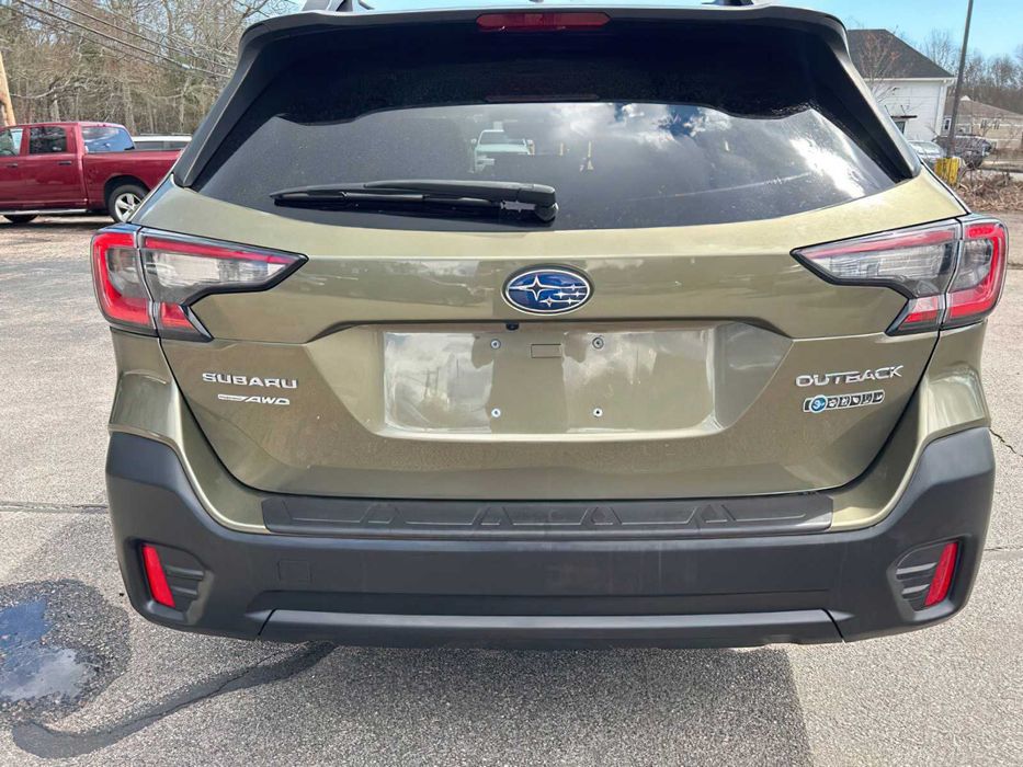 Subaru Outback Premium      2021