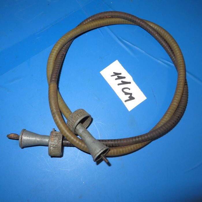 Тросики і автозапчастини одним лотом вживані