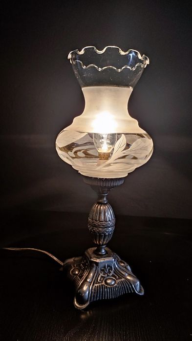 Selling bedside table lamp