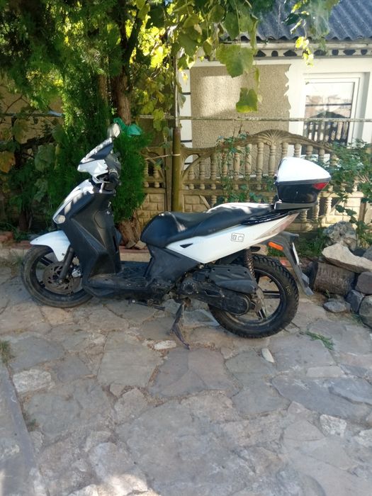 Продається скутер Кумсо 50 на регістрації на номерах