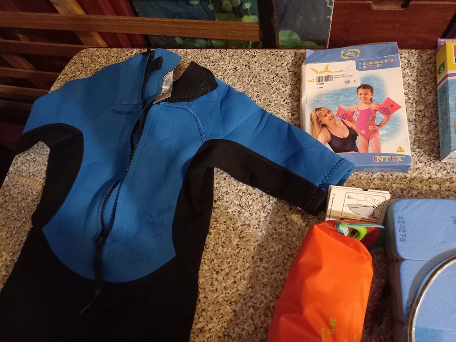 Fato Body Board/Artigos de Praia Diversos