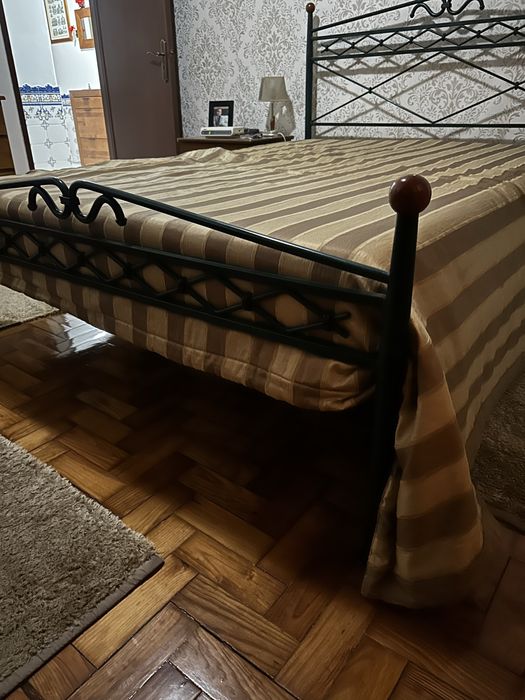 Cama casal em ferro + colchao 200X145