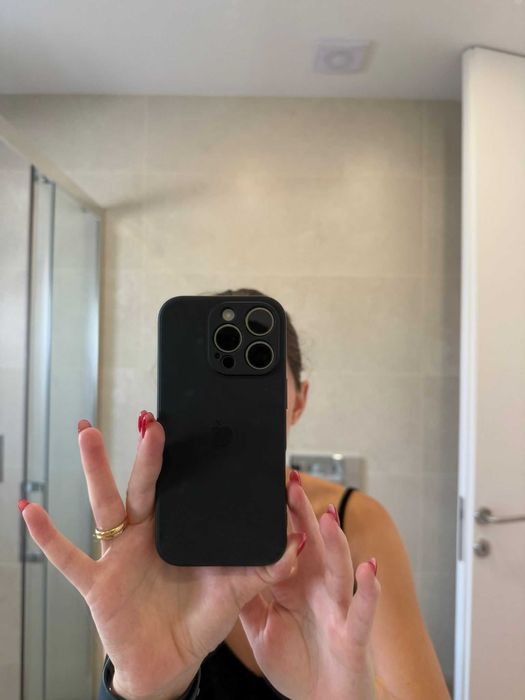 Capa iphone 16 pro Preta