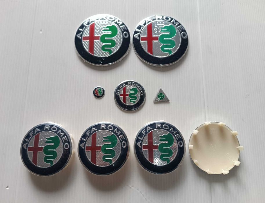 Alfa Romeo - Conjunto kit de 9 emblemas/símbolos e centros de jante