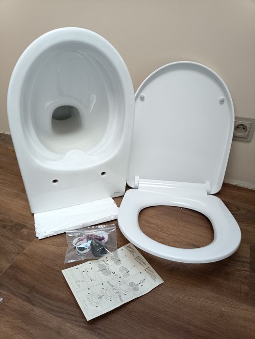 Nowy zestaw - Moduo Plus toaleta, misa WC wraz z deską Cersanit