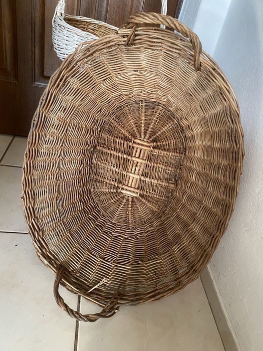 Duzy kosz wiklinowy  na bielizne - stan dobry