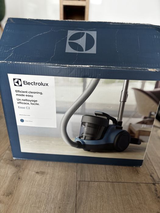 Odkurzacz bezworkowy Electrolux 4 koncowki stan idealny