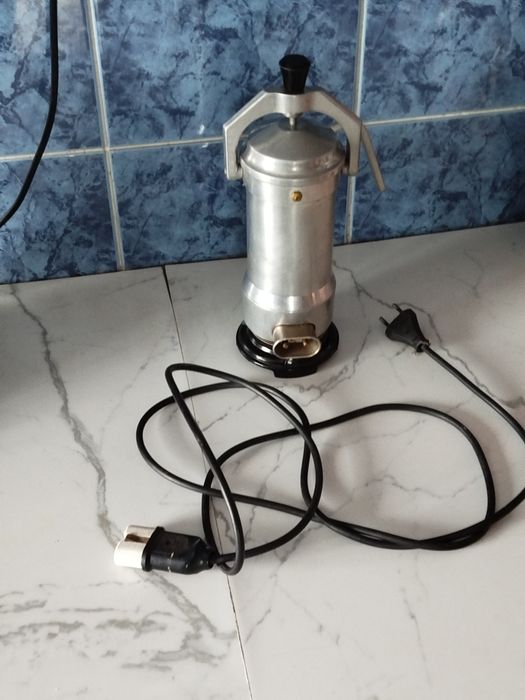 Kawiarka ciśnieniowa typu mokka