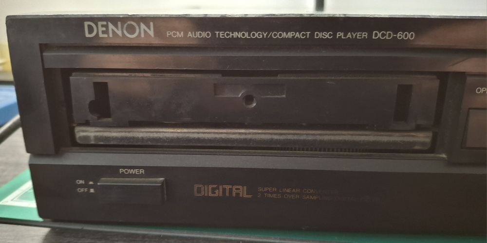 Denon DCD-600 + Comando Original (Para Restauro/Peças)