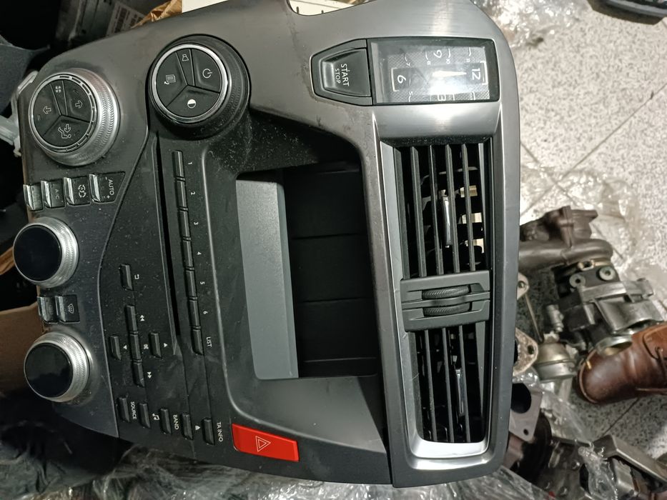 Consola  completa com botões de citroen DS5