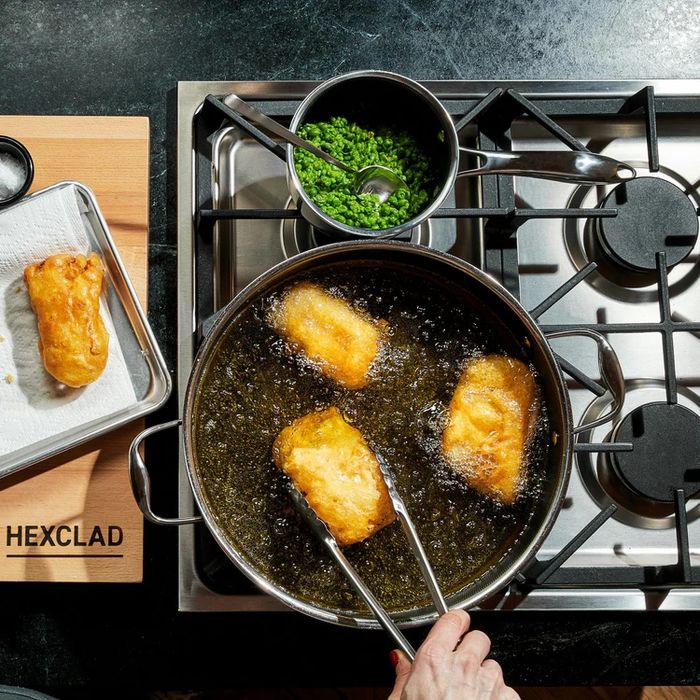 Hybrid Deep Sauté Pan/Chicken Fryer with Lid, 7-Qt/Гібридна сковорода