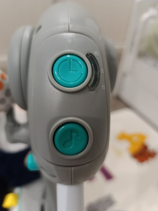 Baloiço musical de bebé