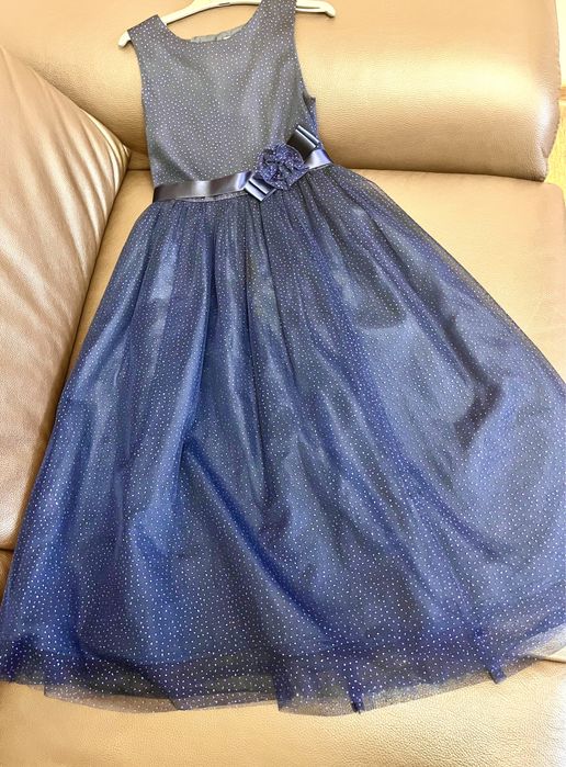 Плаття шикарного кольору! На зріст близько 150 см (10-11 років)