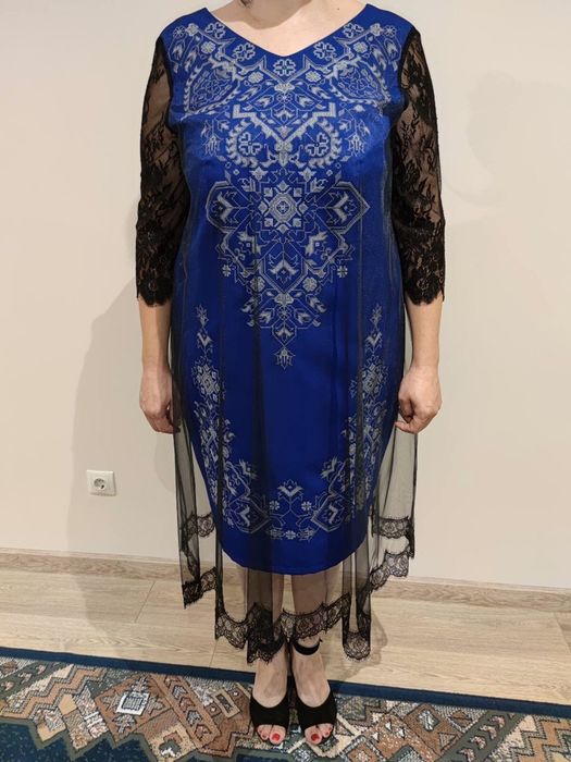 Вишивка ручна, плаття.